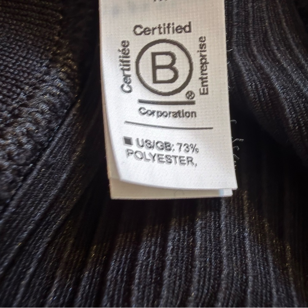 ATHLETA New Renew Seamless Tank Black Ribbed Racerback Fitted Size Medium - Picture 13 of 14